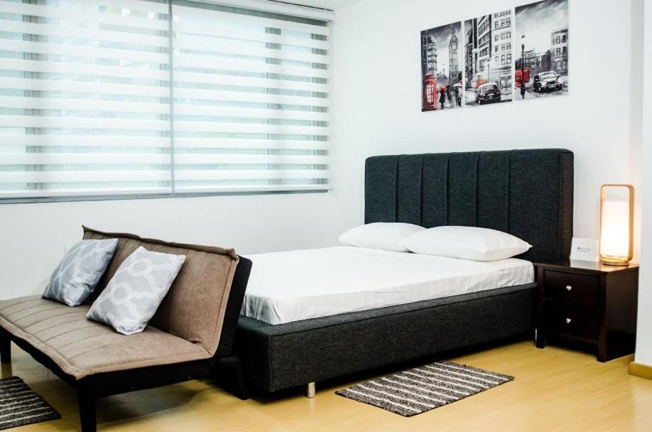 Prime Avant Bgc Location Apartments By Ph Staycation 马尼拉 外观 照片