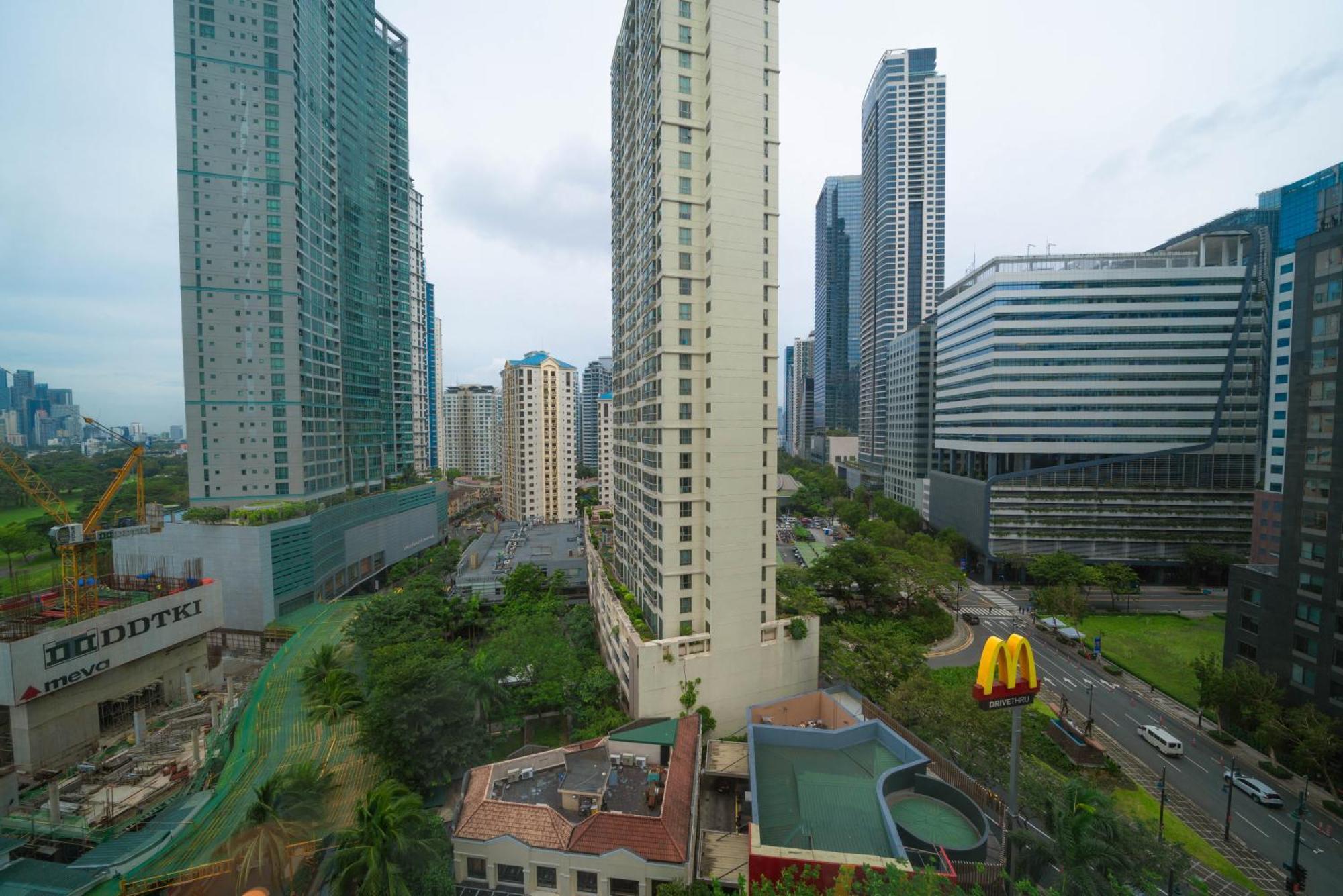 Prime Avant Bgc Location Apartments By Ph Staycation 马尼拉 外观 照片
